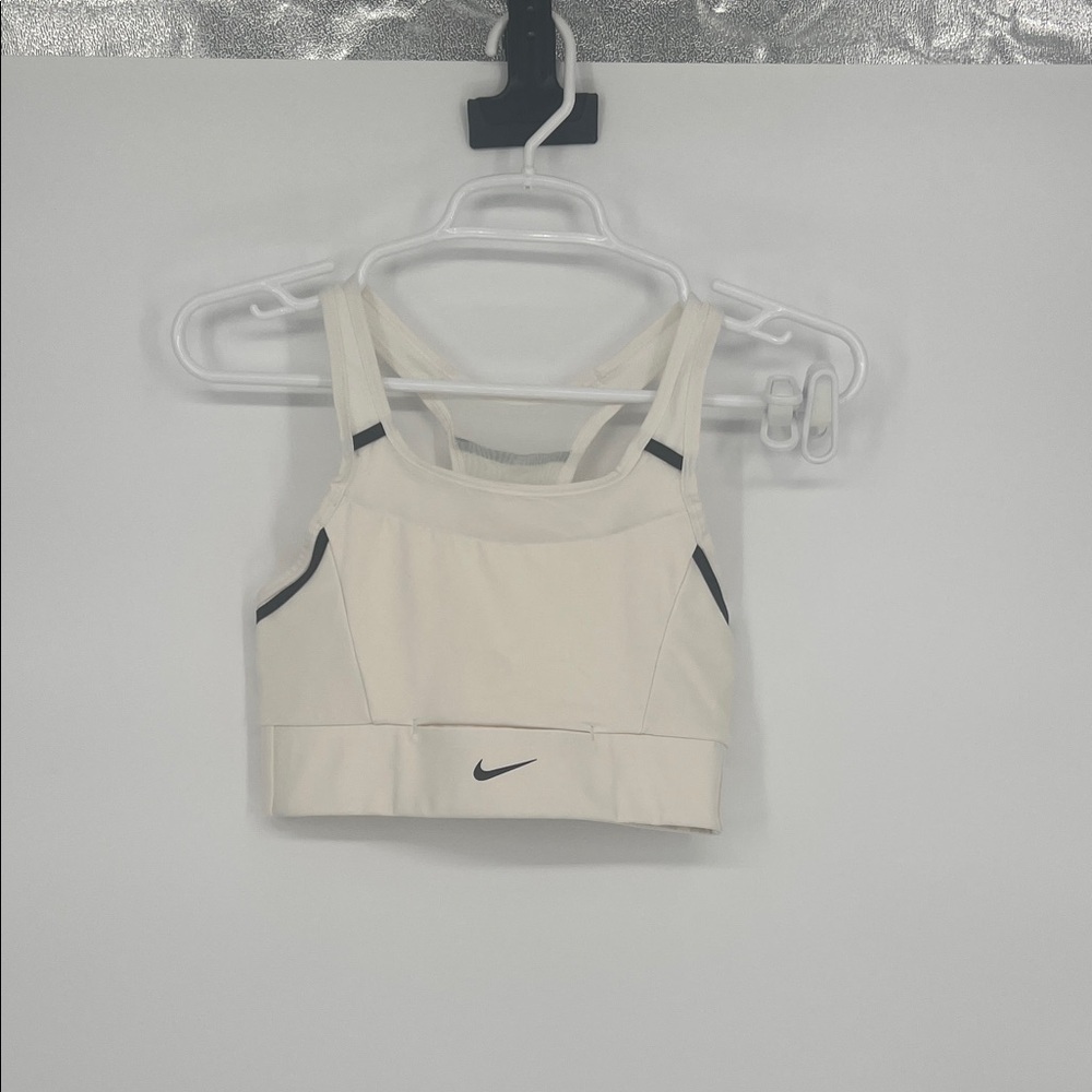 Nike Womens Swoosh Bra Dri Fit Sport Bra Small Support Classic Style